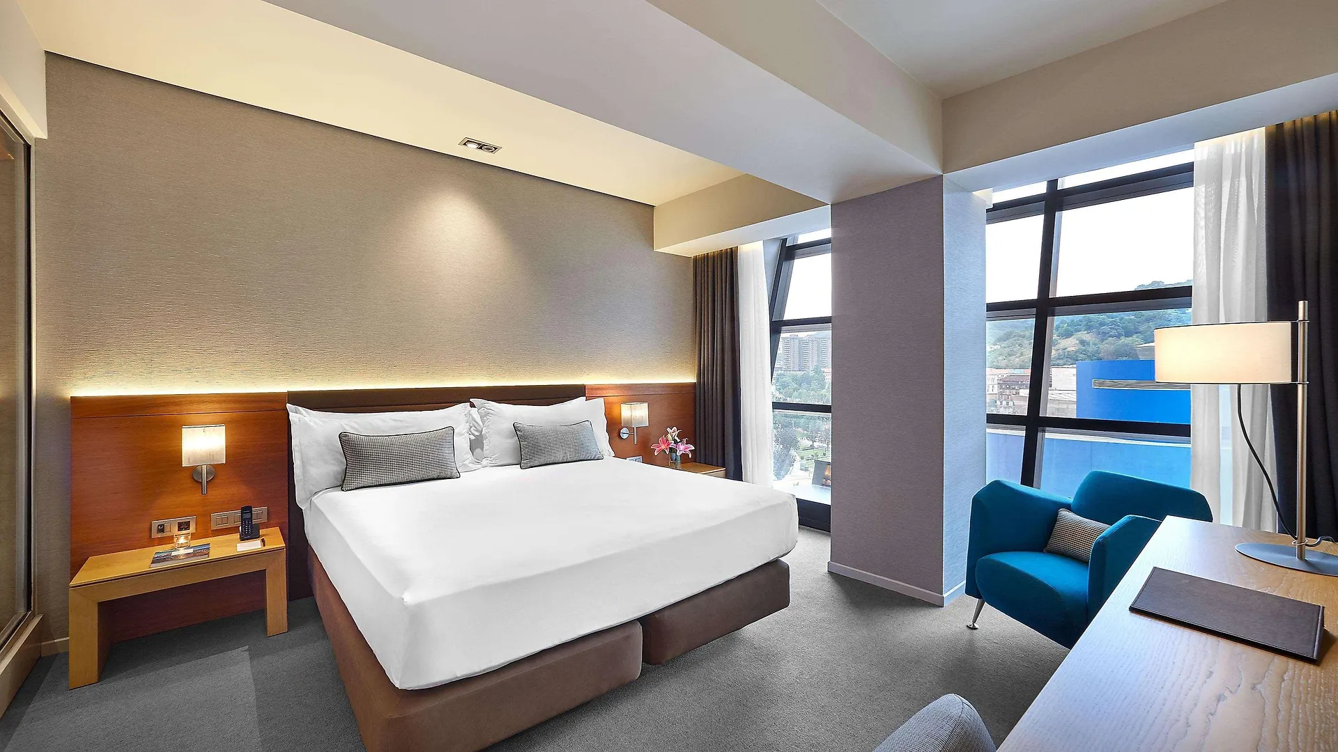 *****  The Artist Grand Hotel Of Art Bilbau Espanha
