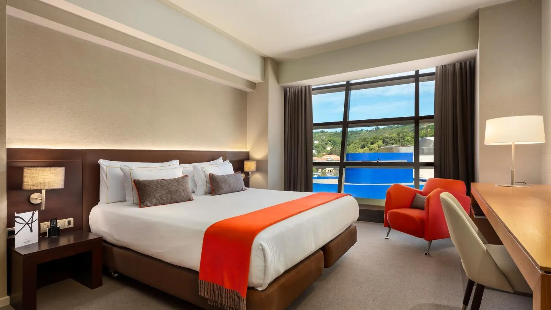 *****  The Artist Grand Hotel Of Art Bilbau Espanha