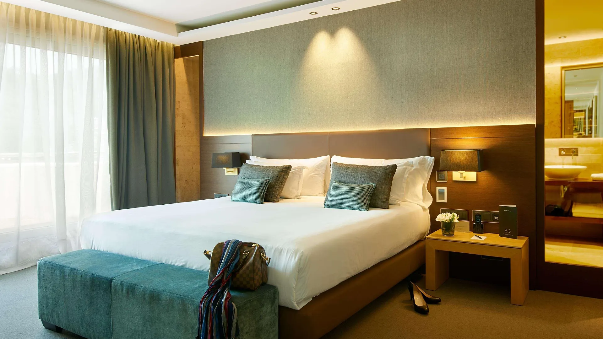 The Artist Grand Hotel Of Art Bilbao Spanien